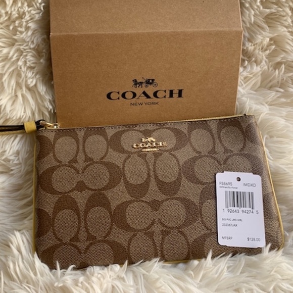 COPY - 💝Host Pick❤️🌸COACH Large Wristlet In Signature Canvas - Picture 1 of 7